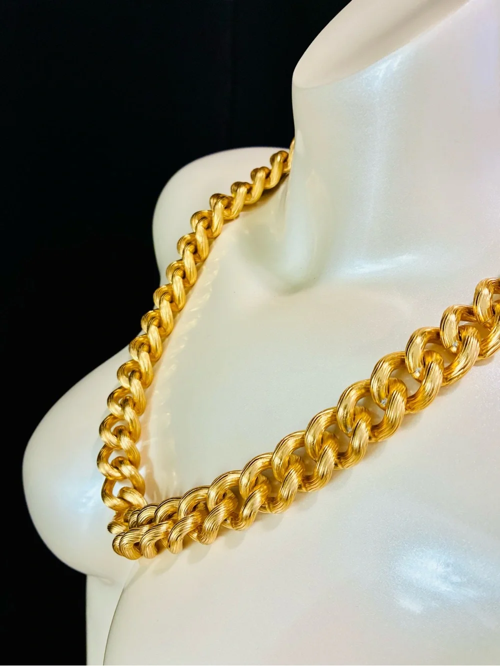 Deliciously Chunky VTG 80s Textured Gold Chain Necklace - Bold Statement 146g